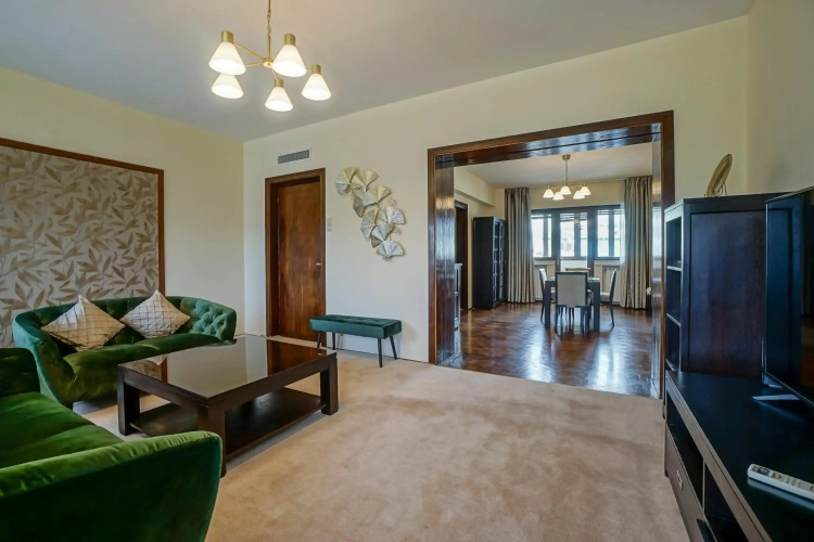 Lovely - 3 Bdr. Serviced Apartment In Old Town