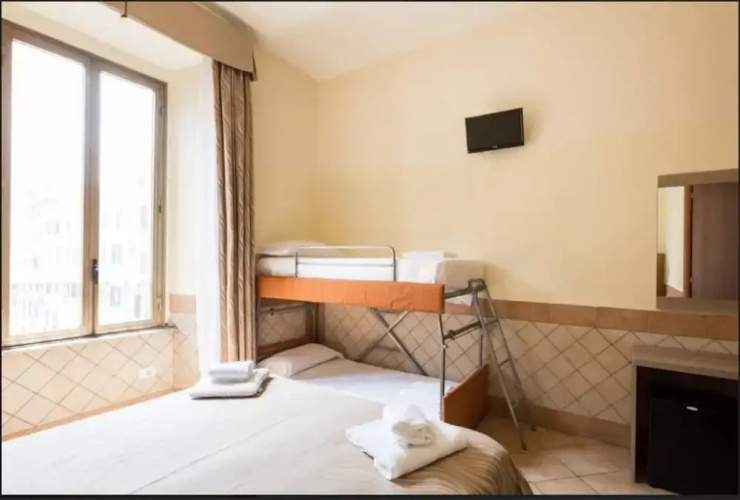 Hotel Alex Square