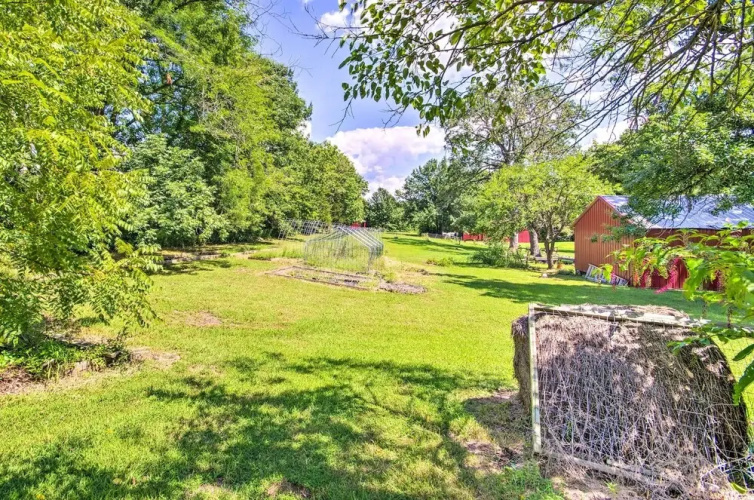 Charming Farm Cottage w/ Fire Pit + Grill!