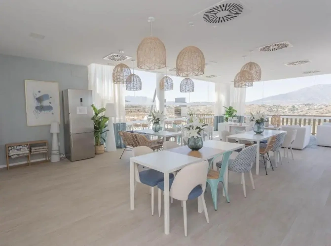 3 Bedrooms Apartment