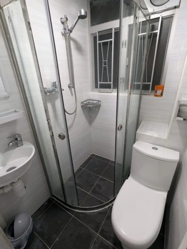 3 Bedrooms Sextuple Apartment