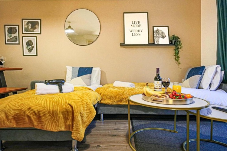 4 Bedrooms Cottage