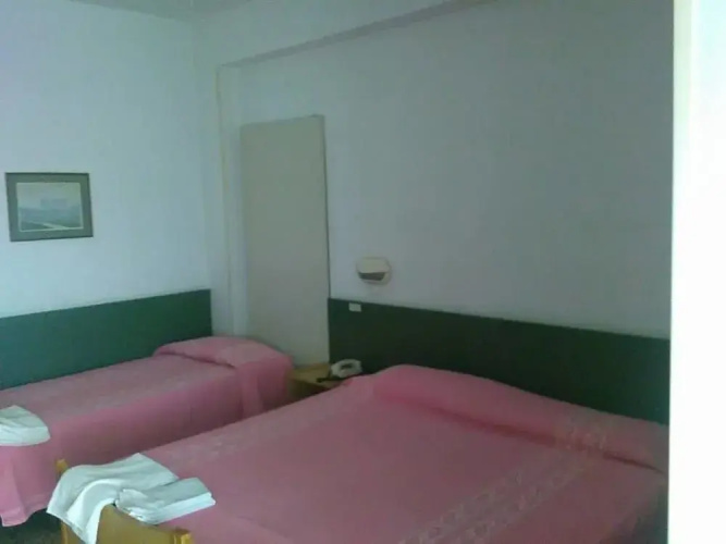 Club Hotel