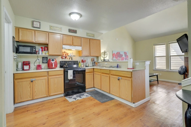 2 Bedrooms Apartment