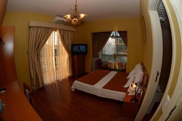 Ahiram Hotel
