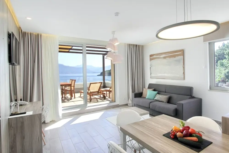 1 Bedroom Premium Double Suite with balcony and with sea view