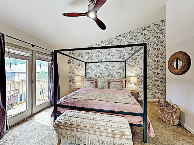 New Listing! Updated Apartment W/ Large Deck 3 Bedroom Apts