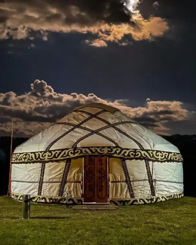 The ethno-complex Ulush Yurts (Ulush Yurts)