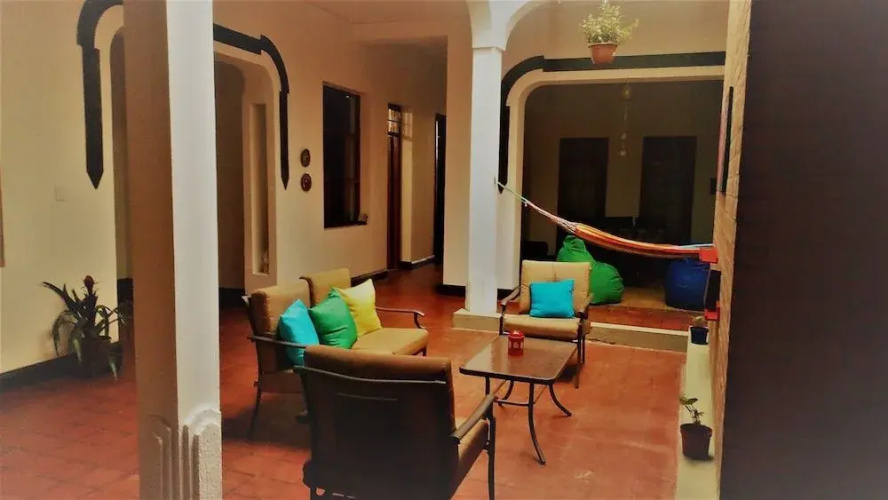 Tikay Cafe Hostel