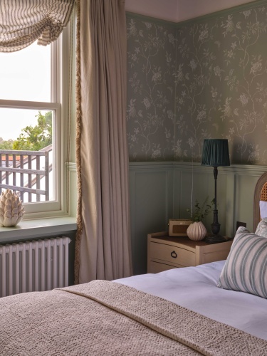 Suite with balcony