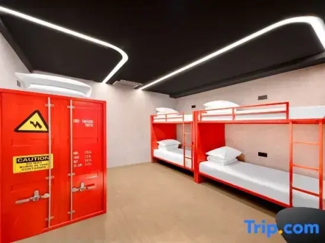 Economy Sextuple Suite