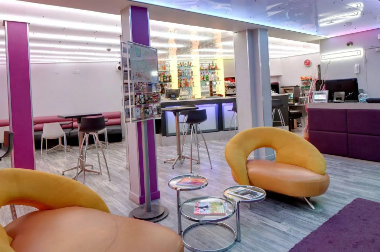 Hotel M