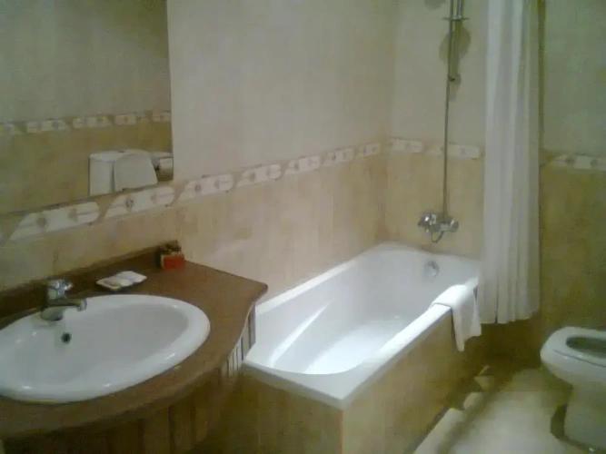 2 Bedrooms Double Suite