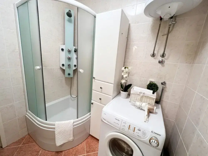 MIRROR apartment