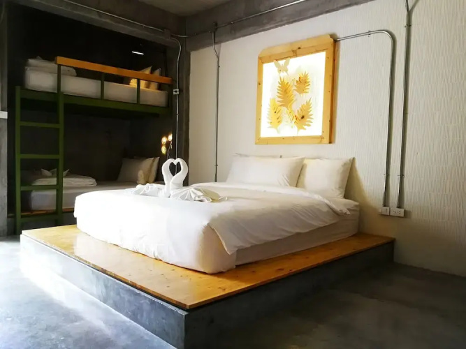 Hink Poshtel PhangNga