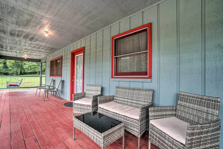 Hot Tub & Fire Pit: Pet-friendly Clayton Escape!