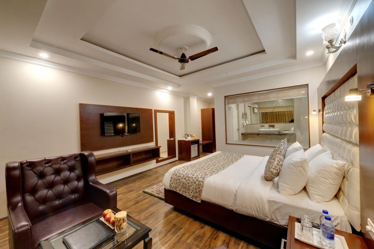 Standard Club room