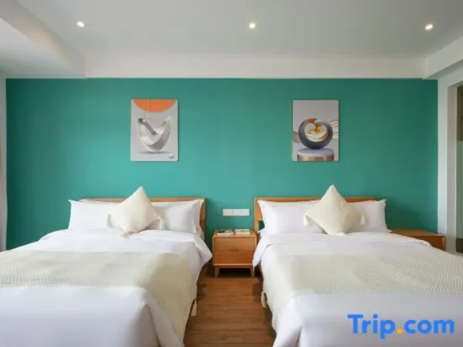 Standard Twin room with view