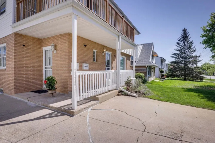 Comfortable Milwaukee Abode ~ 10 Mi to Downtown!