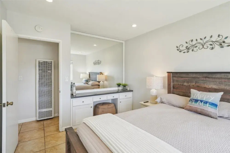 Beautiful 2 Bed Beach Condo #104 2 Bedroom Condo by RedAwning