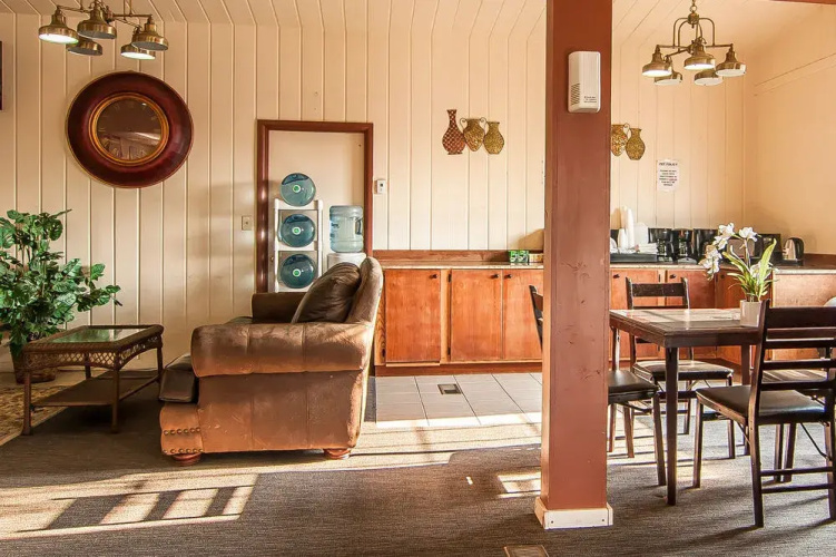 Rodeway Inn & Suites