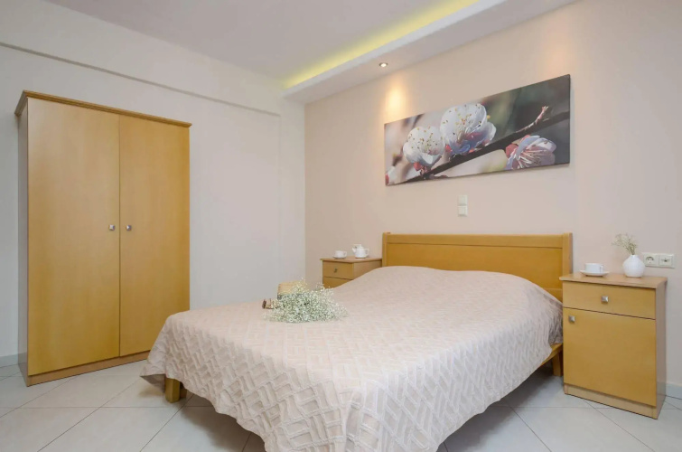 Ormos Holiday Studios