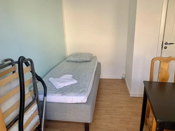 Studio Apartment - Great Location & Parking