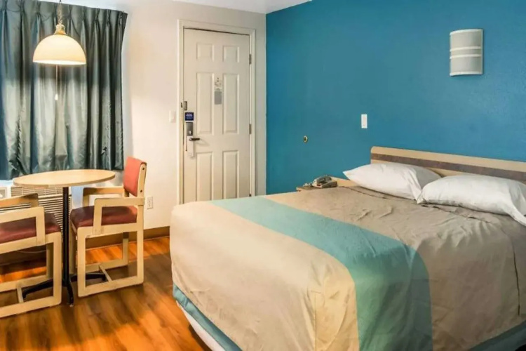Motel 6 Albany, OR