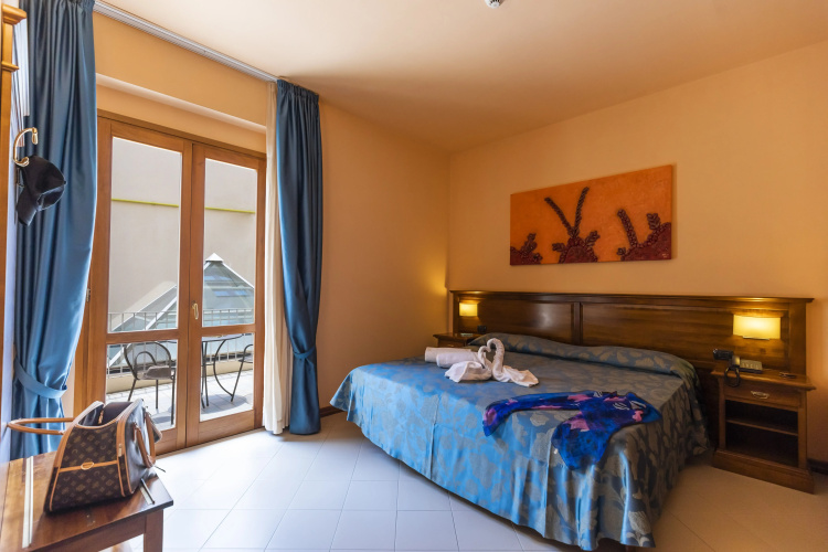 Tropis Hotel