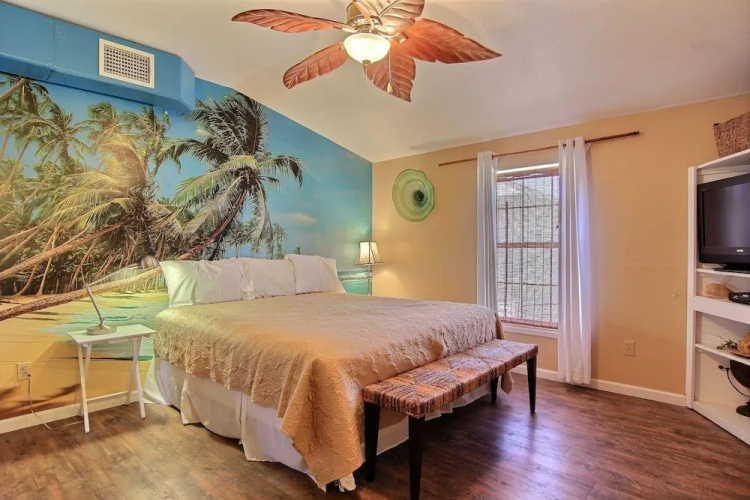 4 Palms 628 by RedAwning