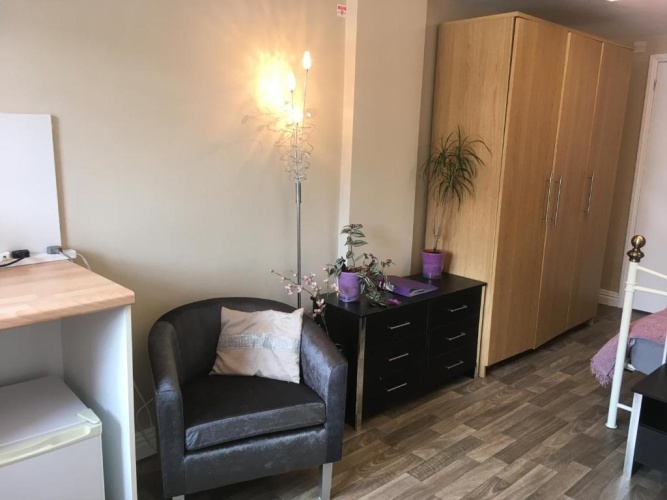 1 Bedroom Apartment