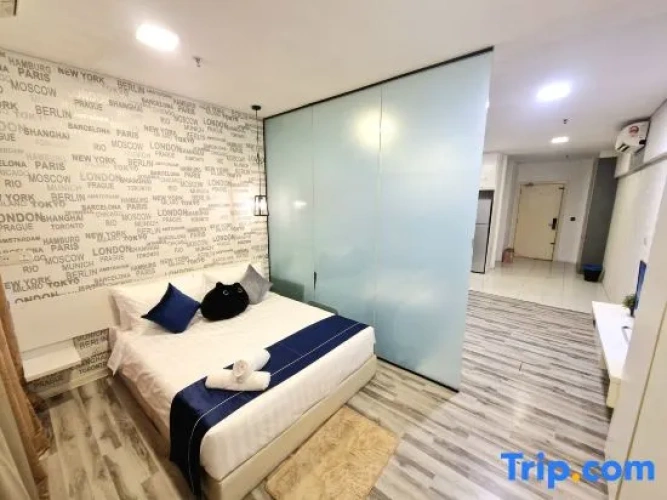 Standard Double room with city view