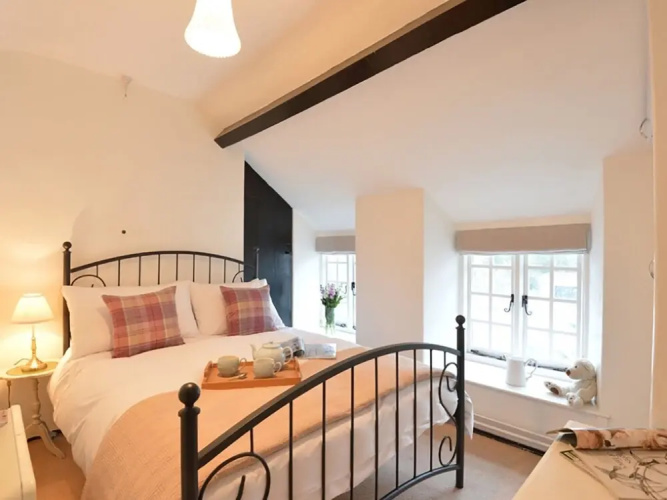 Llan Cottage