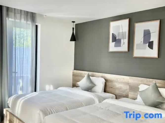 Standard Twin room with balcony