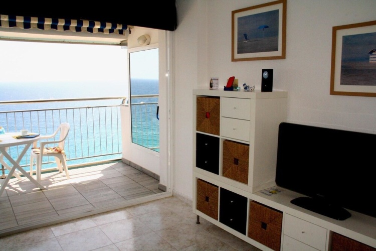 2 Bedrooms Apartment with balcony and with sea view