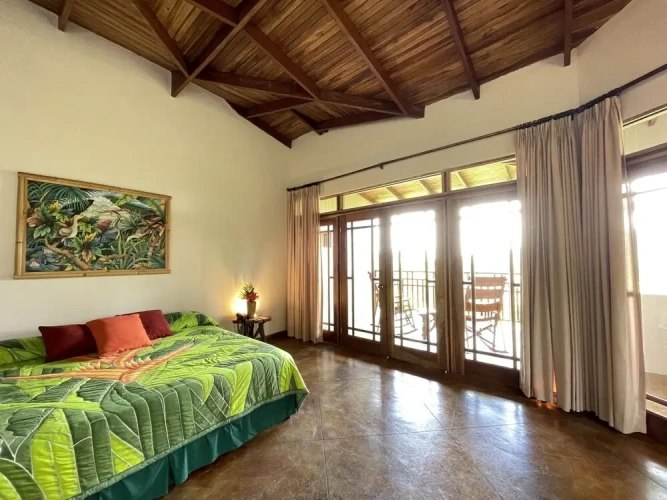 2 Bedrooms Villa