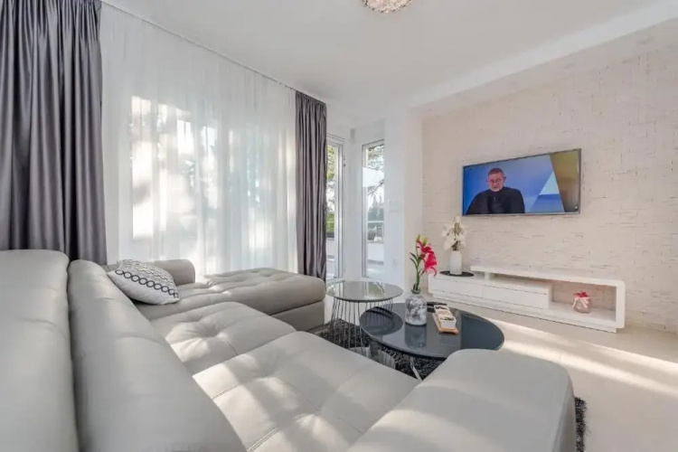 Sunset apartment with private pool and jacuzzi