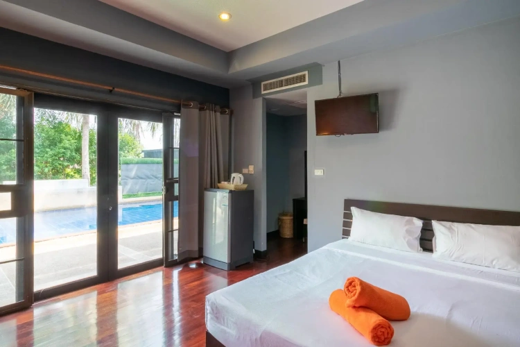 2 Bedrooms Villa