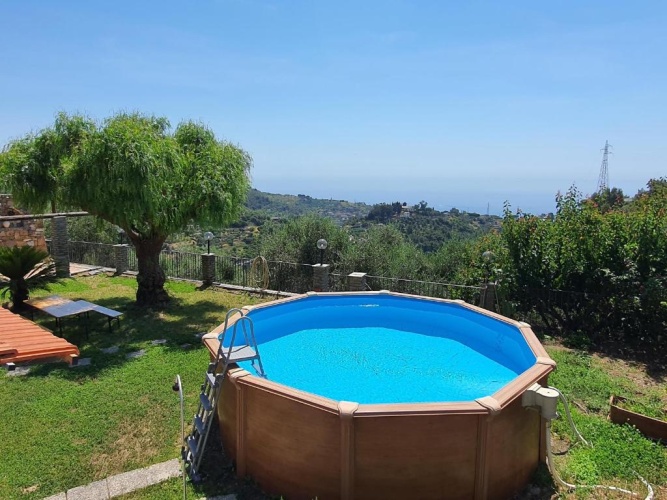 2 Bedrooms Villa