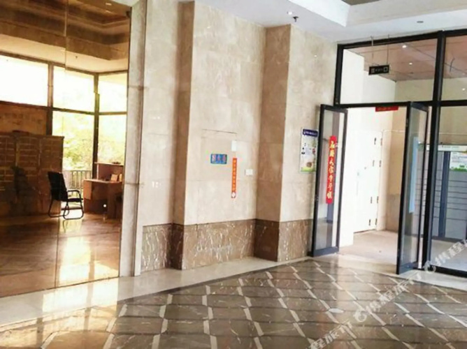 Dadong Apartment Hotel