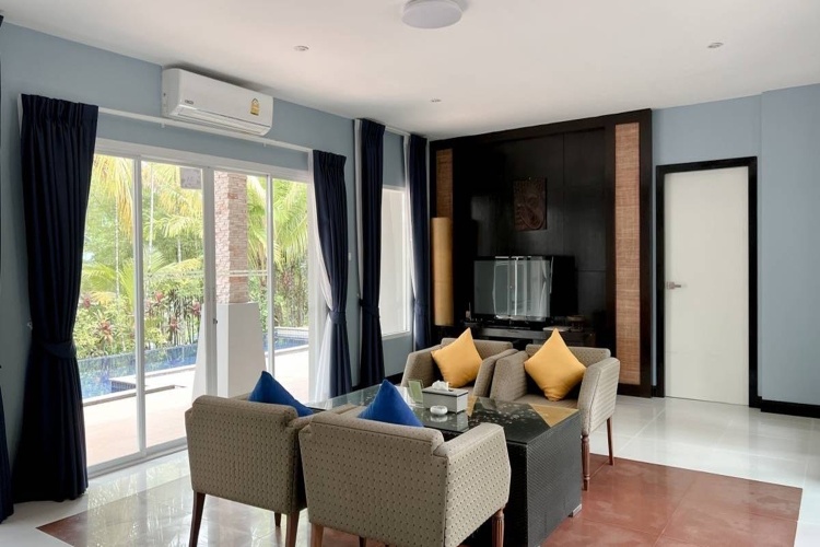 2 Bedrooms Villa