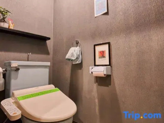 Private single room 2F with shared bath and toilet