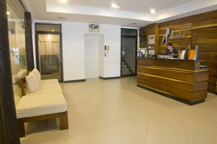 OYO 103 Artina Suites Hotel