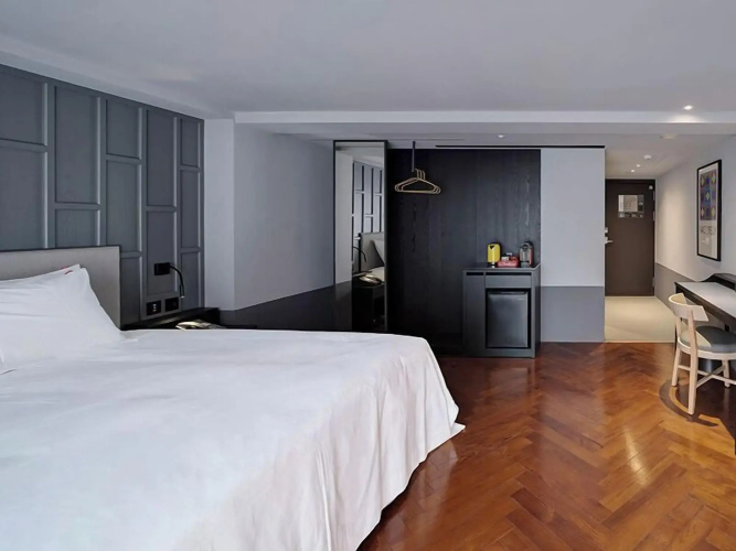 Red Dot Hotel