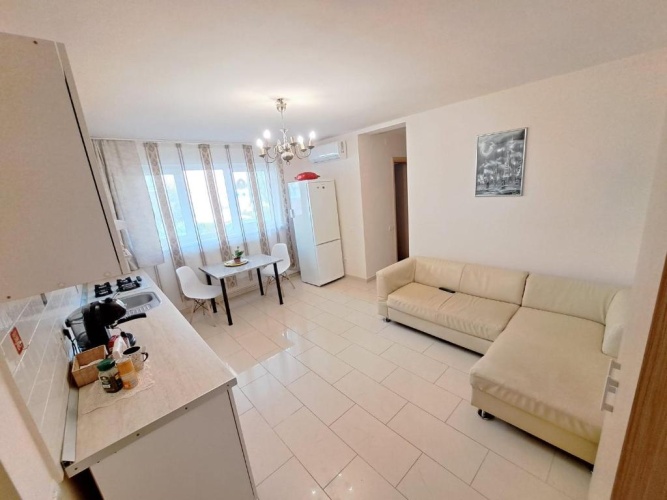 3 Bedrooms Apartment