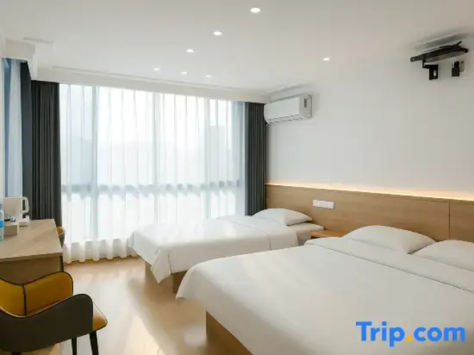 Deluxe Twin Family room