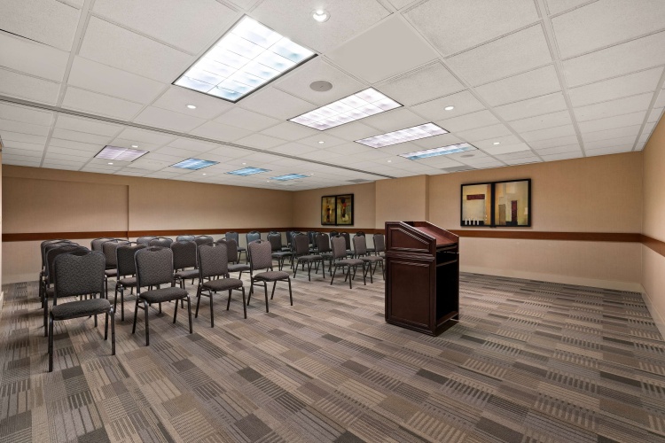Best Western Plus Orangeville Inn & Suites photo 21