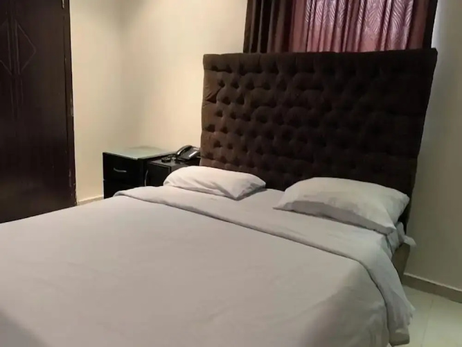 Safis Suites