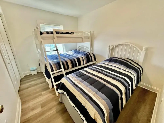 Clayton Street 17B