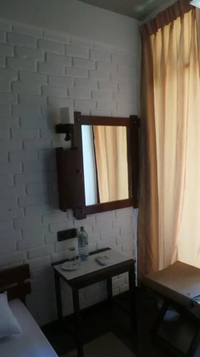 Hotel Elaine